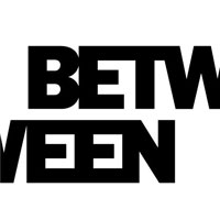 Logo de Between, con las letras negras y el fondo blanco